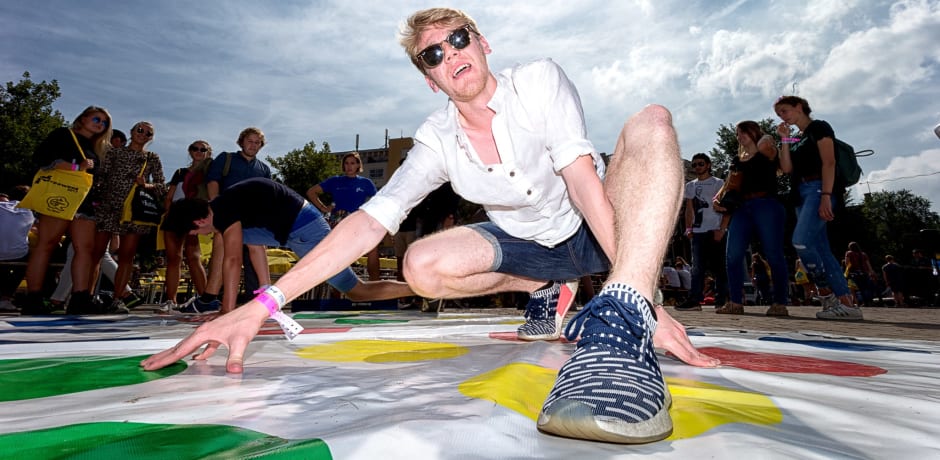Ook in 2017 wordt er nog volop Twister gespeeld op de Intreeweek.